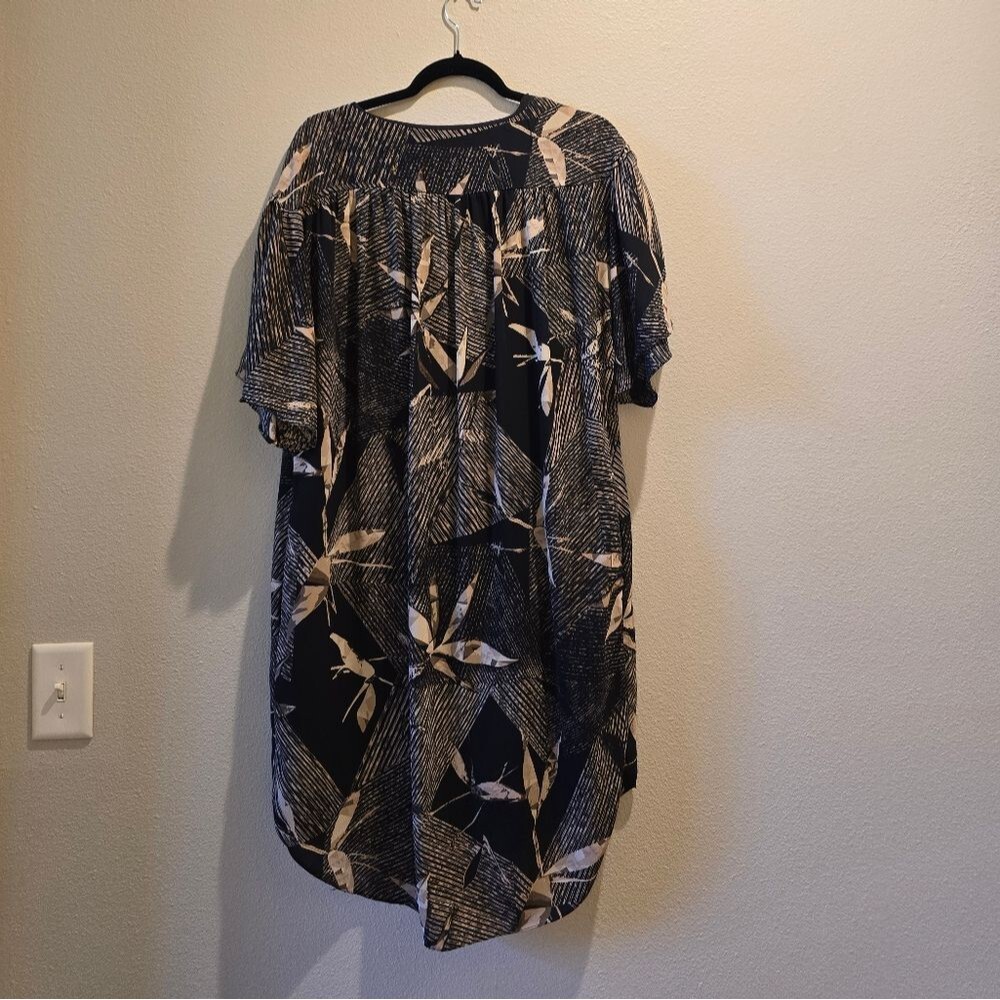 H Halston Black and Tan V-Neck Dress Sz L - Picture 3 of 3